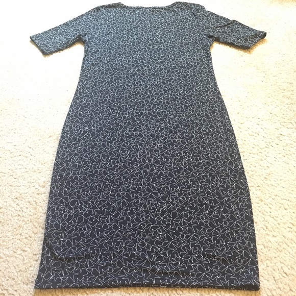 LuLaRoe Julia Dress black with white star print - Picture 4 of 11